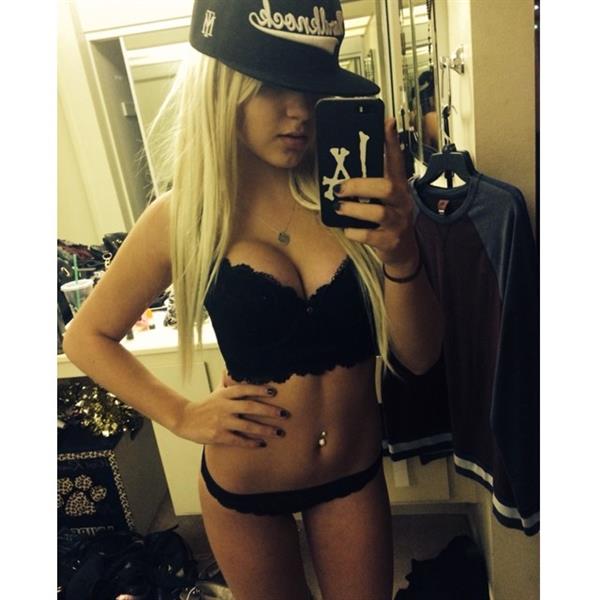 Lauren Mariee in lingerie taking a selfie