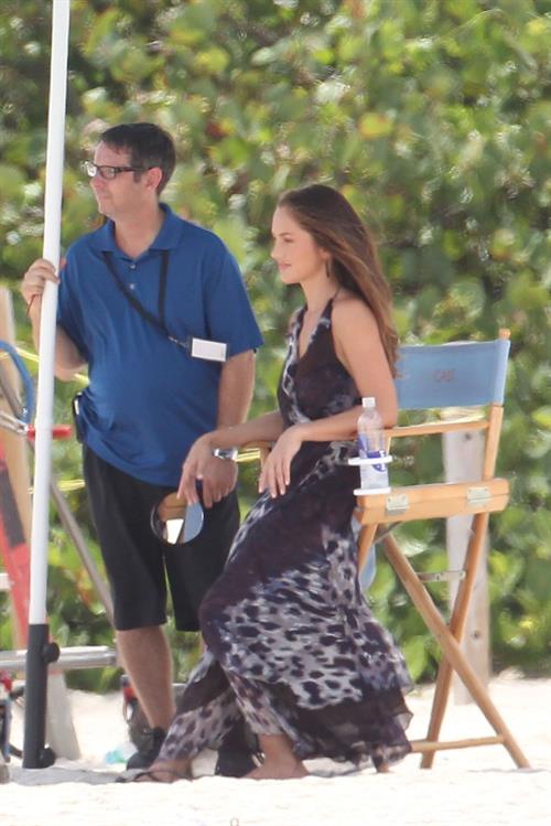 Minka Kelly films Charlie's Angels on a beach in Miami 02-09-11