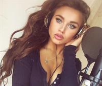 Rosie Mac taking a selfie