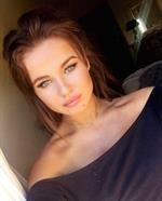 Rosie Mac taking a selfie
