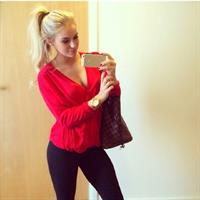 Anna Nyström taking a selfie