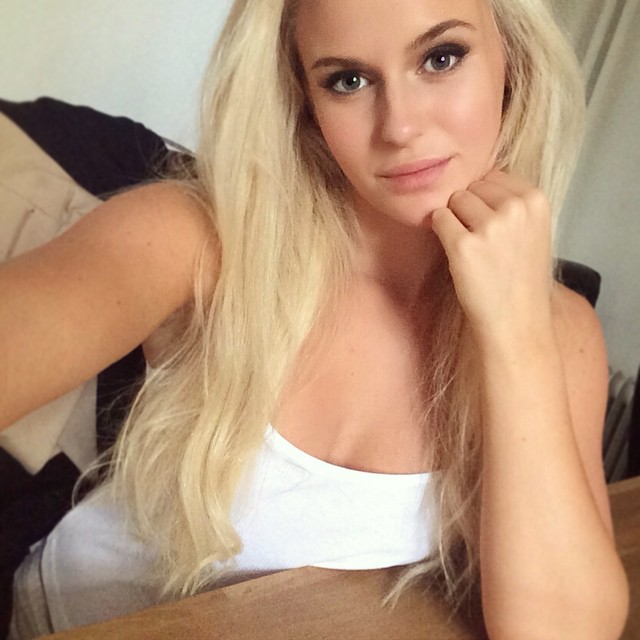 Anna Nyström taking a selfie