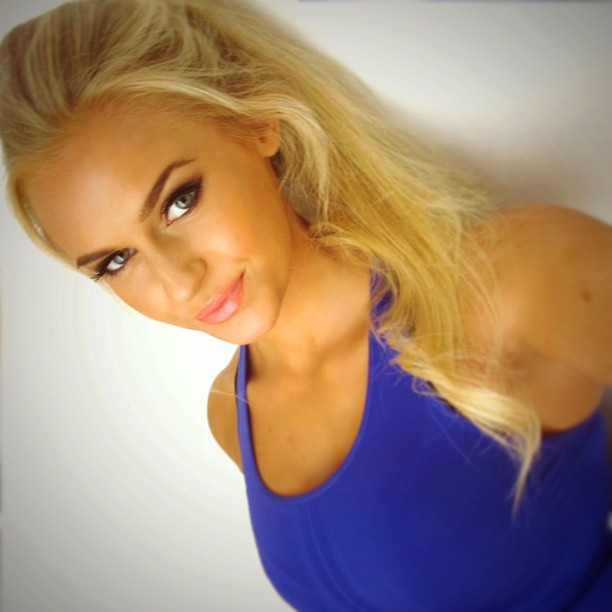 Anna Nyström taking a selfie