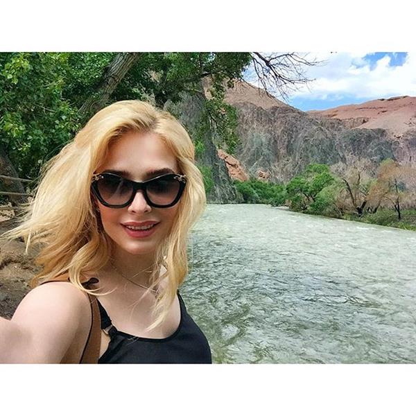 Tatyana Kotova taking a selfie