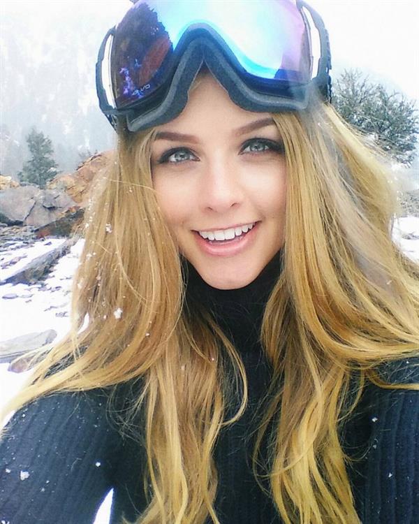 Marina Laswick taking a selfie