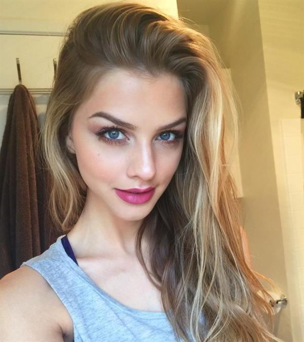 Marina Laswick taking a selfie