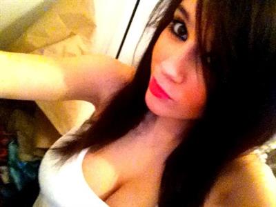 Lauren Robson taking a selfie