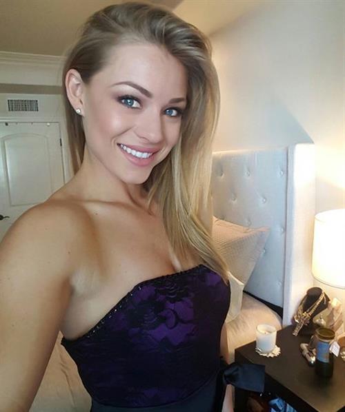 Nikki Leigh taking a selfie