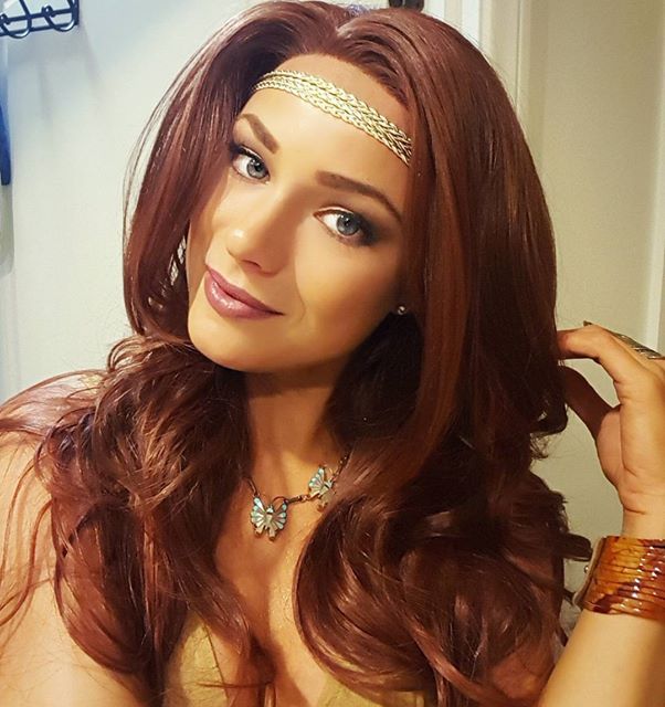 Nikki Leigh taking a selfie