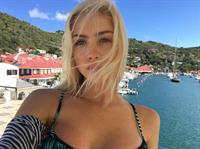 Taylor Godfrey taking a selfie