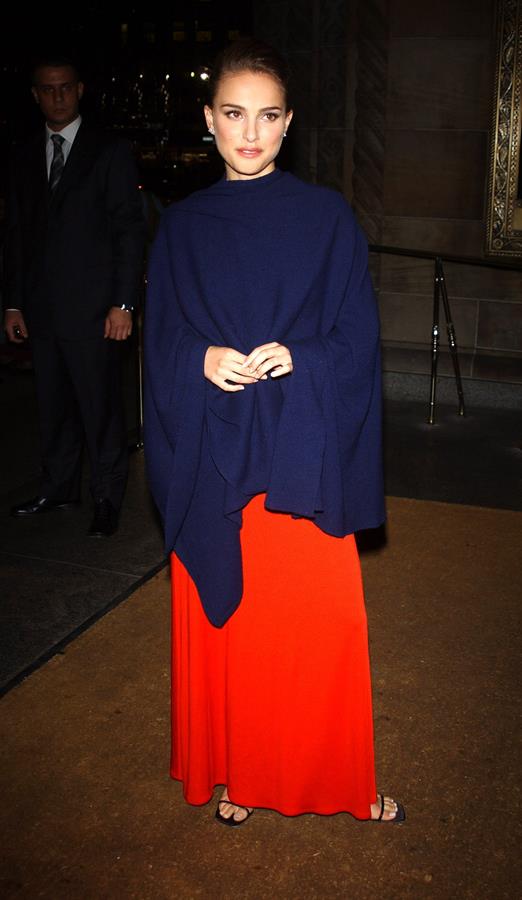7th Annual National Arts Awards Dress by Isaac Mizrahi New York City, NY 10/07/02