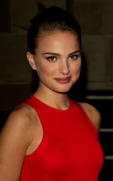 7th Annual National Arts Awards Dress by Isaac Mizrahi New York City, NY 10/07/02