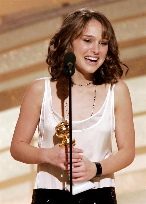 62nd Annual Golden Globe Awards.  Natalie poses with the award she won for best supporting actress for her work in  Closer.  Beverly Hills, California Sunday, Jan. 16, 2005