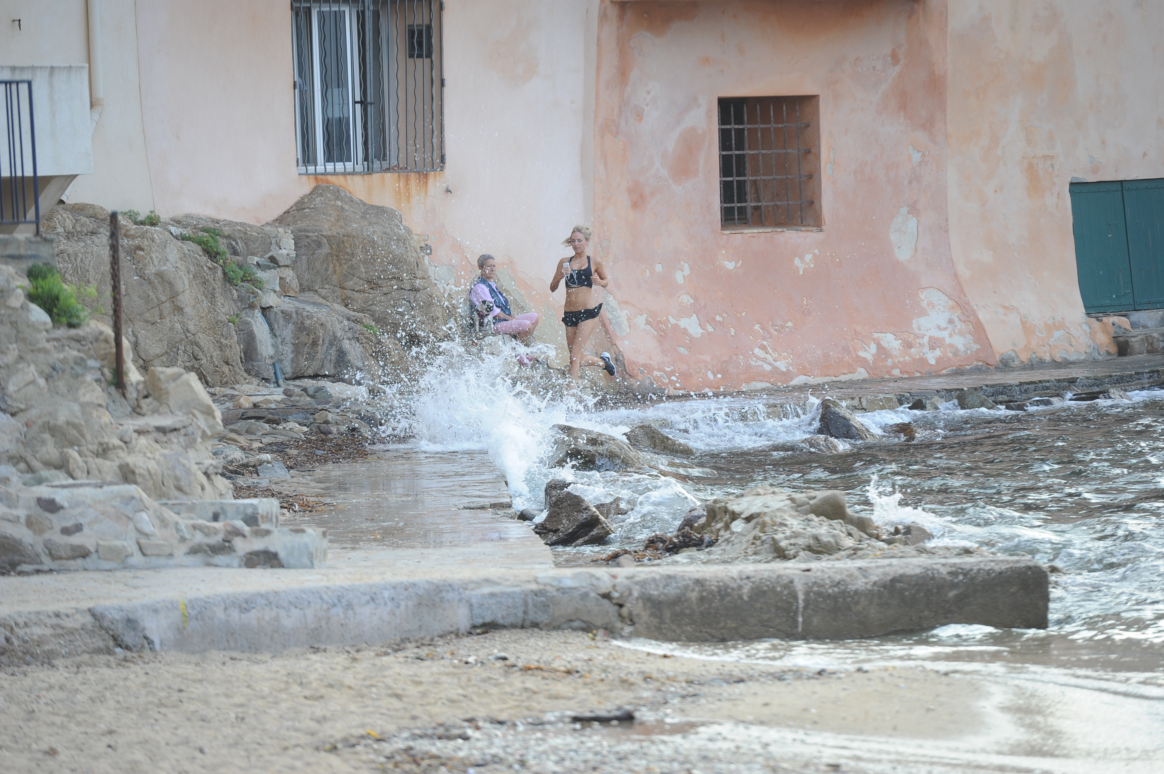 Kimberley Garner Bikini Pictures Kimberley Garner in a black bikini on the beach in St. Tropez on July 31, 2014