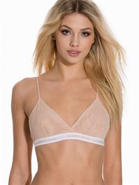 Hanna Edwinson in lingerie