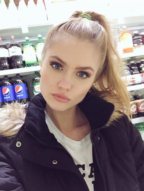 Alexandria Morgan taking a selfie