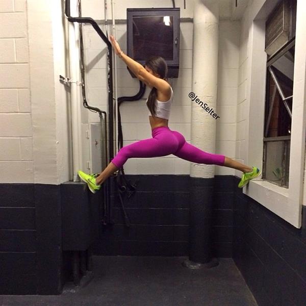 Jen Selter in Yoga Pants