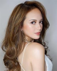 Ellen Adarna