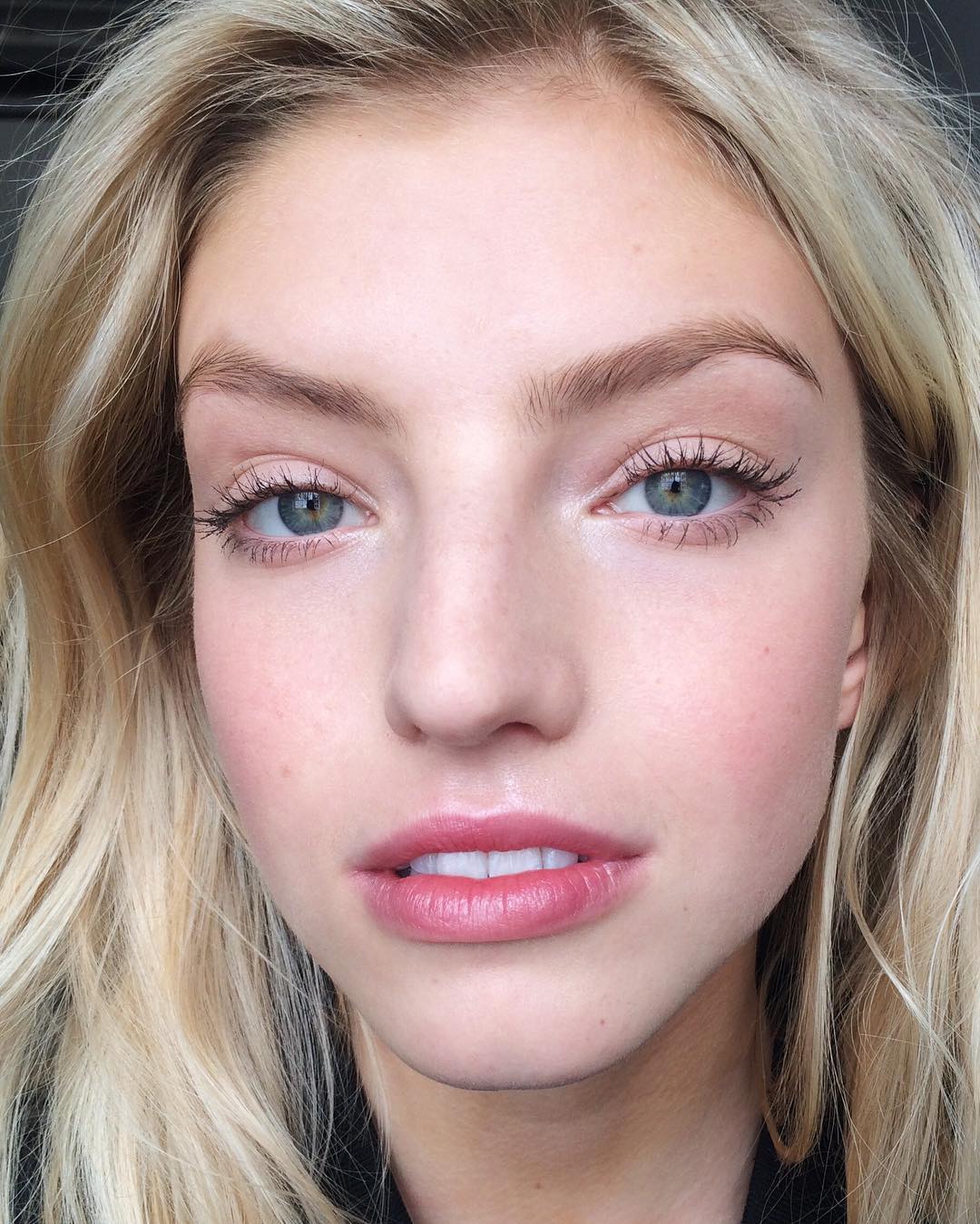 Niamh Adkins taking a selfie