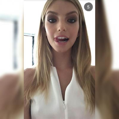 Niamh Adkins taking a selfie