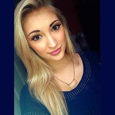 Anna Faith Carlson taking a selfie