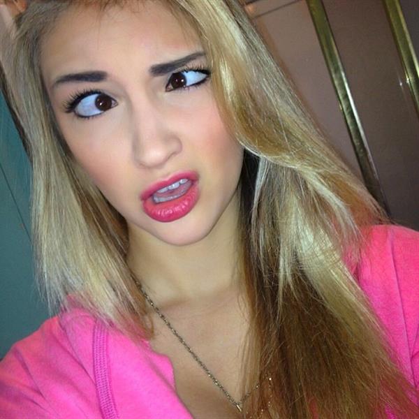 Anna Faith Carlson taking a selfie