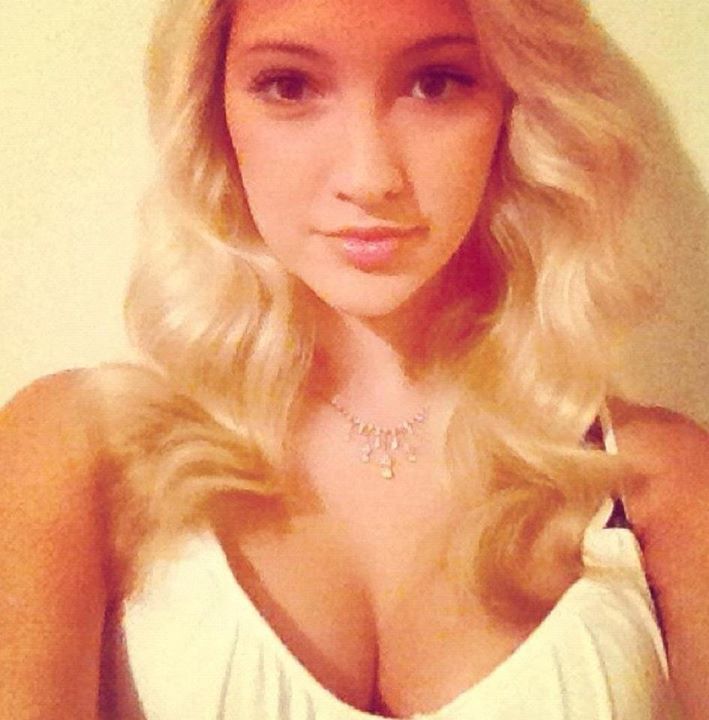 Anna Faith Carlson taking a selfie
