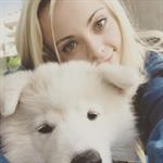 Katja Glieson taking a selfie