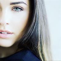 Georgia May Foote taking a selfie