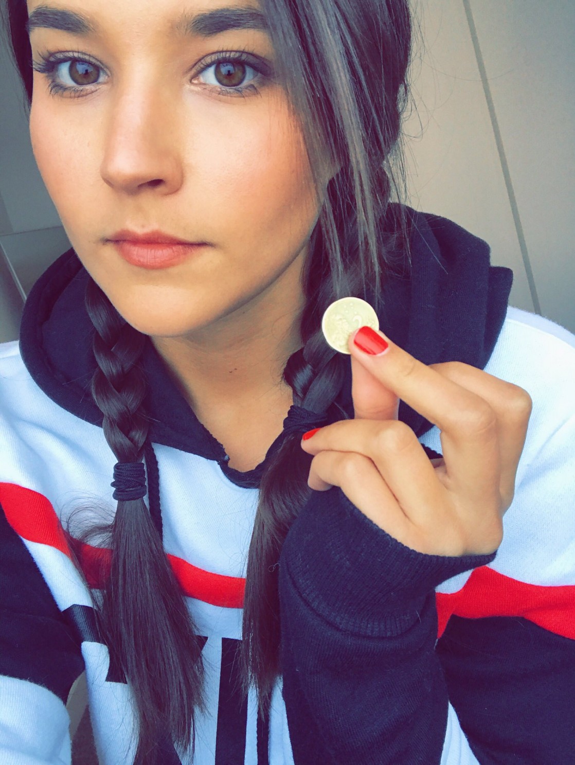 Rhiannon Fish taking a selfie