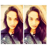Shanina Shaik taking a selfie