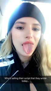 Bella Thorne taking a selfie