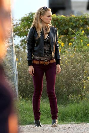 Natalie Portman on the set of a Terrence Malick film in Austin 10/20/12 