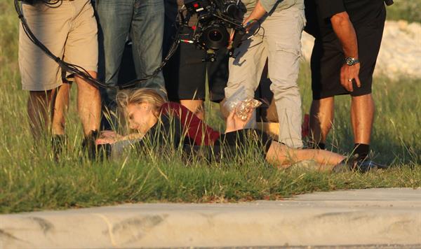 Natalie Portman On The Set Of Terrence Malick Film In Austin (10/10/12) 
