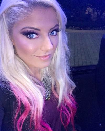 Alexa Bliss taking a selfie