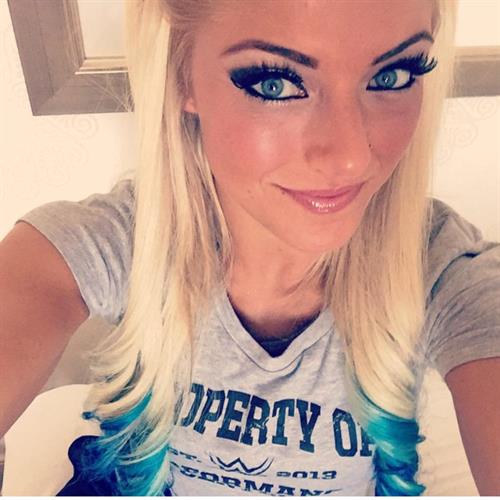 Alexa Bliss taking a selfie