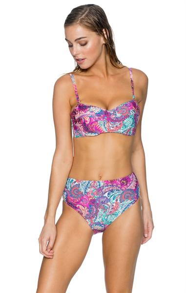 Elizabeth Turner in a bikini