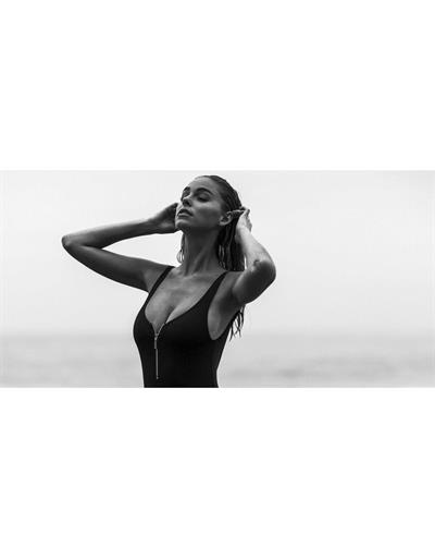 Elizabeth Turner in a bikini