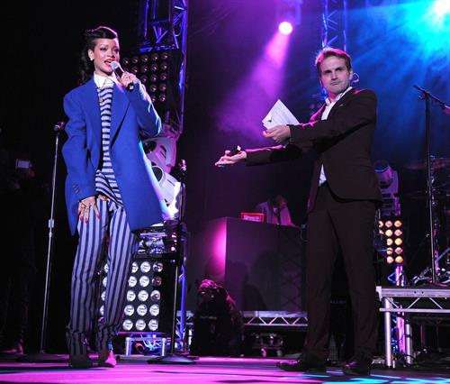 Rihanna Westfield Stratford Lights London Switch On - Performance (November 19, 2012) 
