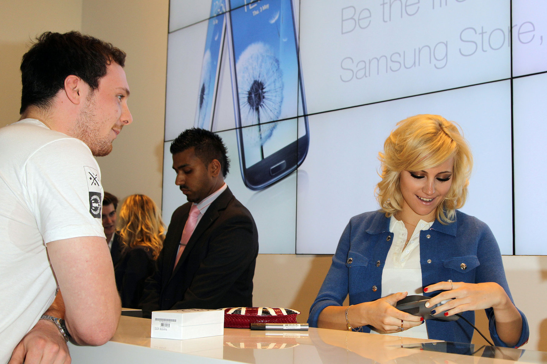 Pixie Lott - Launches the new Samsung Galaxy S3 in London (May 30, 2012)