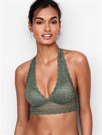 Gizele Oliveira in lingerie