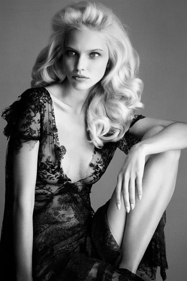 Sasha Luss