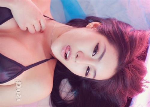 Guo Ting Yu in a bikini
