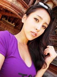 Hu Meng Yuan taking a selfie