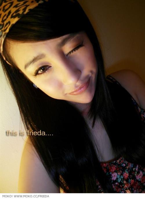 Hu Meng Yuan taking a selfie