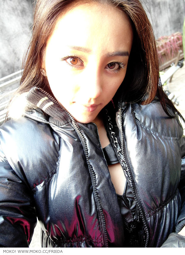 Hu Meng Yuan taking a selfie