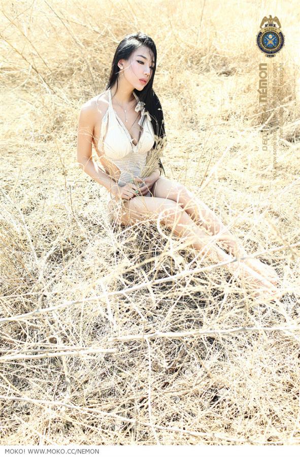 Jin Mei Xin in a bikini