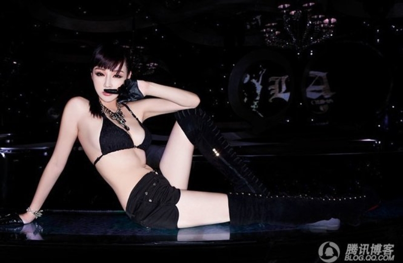 Shi Zi Jia in a bikini in lingerie