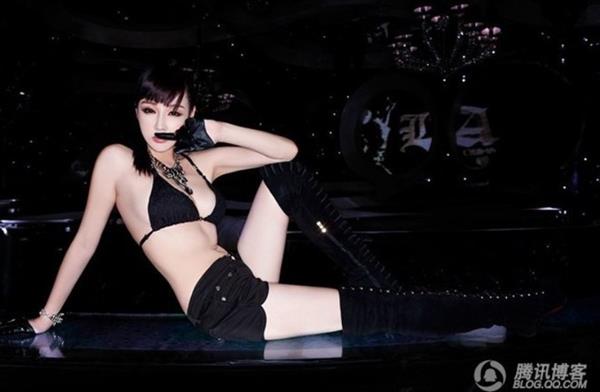 Shi Zi Jia in a bikini in lingerie