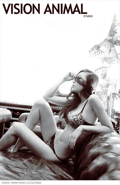 Xu Qian Er in lingerie